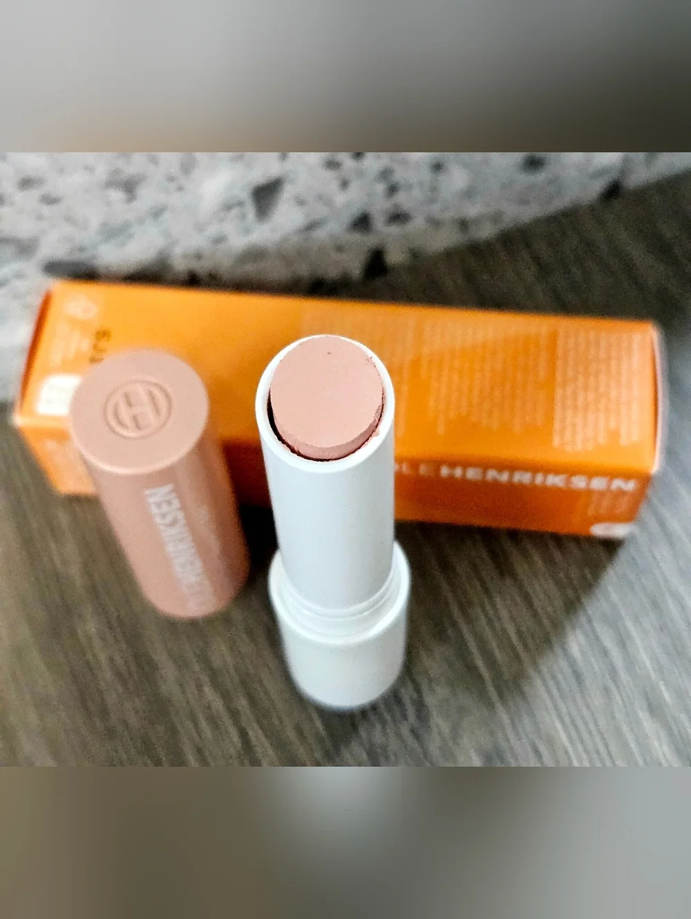 Ole Henriksen Banana Bright Vitamin CC Stick brightens color corrects NEW GUAVA